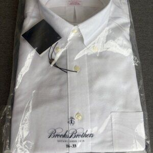 Men's Brooks Brothers Button Down Long Sleeve Shirt  SIZE 16-33 NEVER OPENED